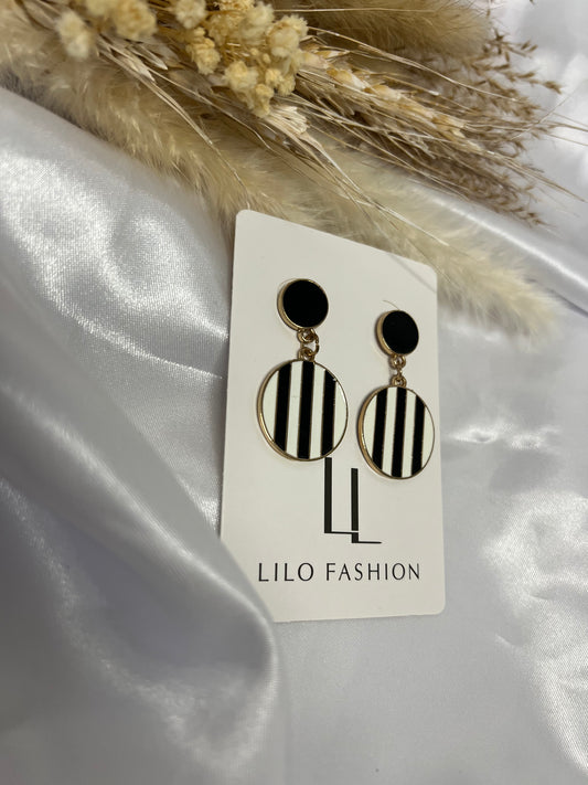 Black/White earring